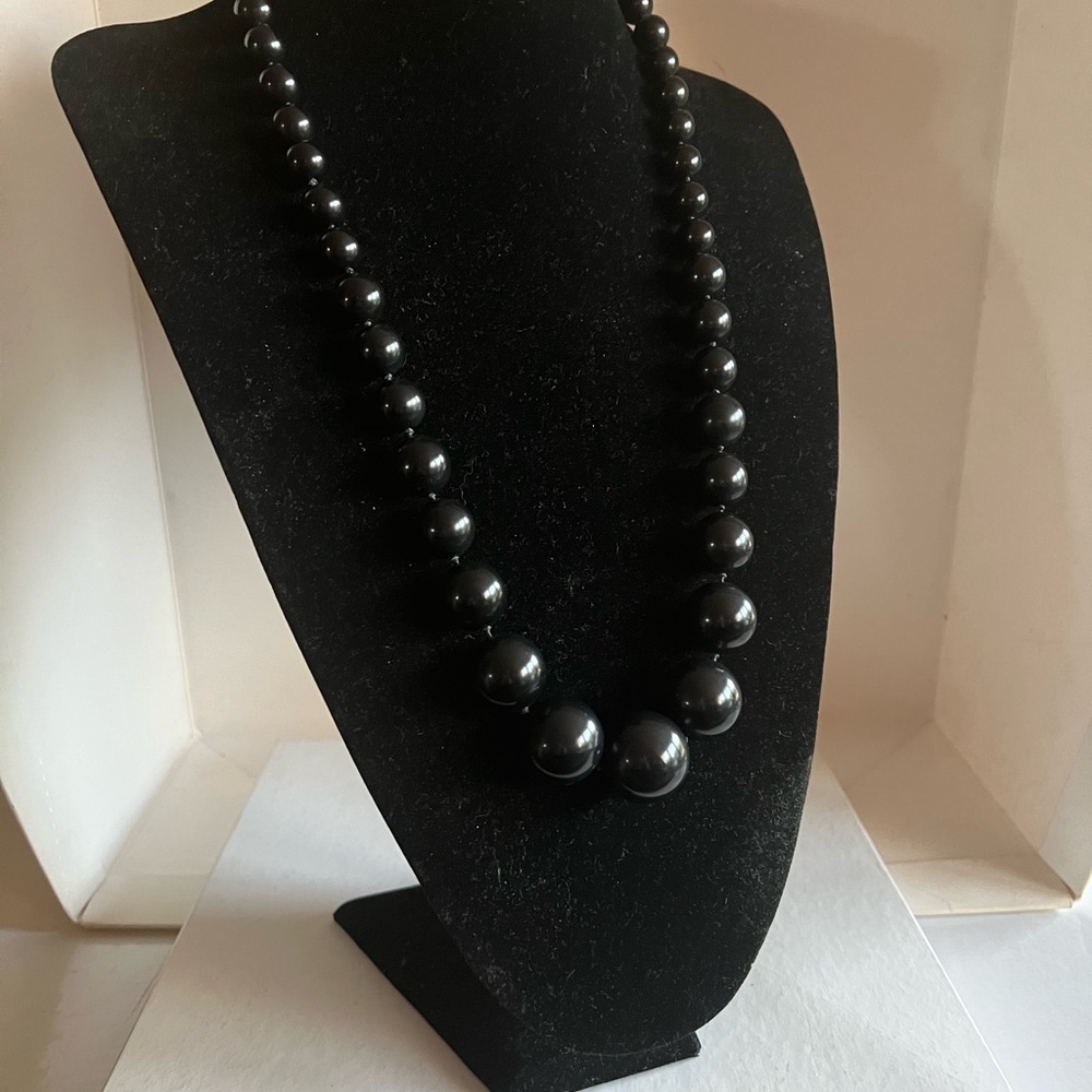 Stunning black African Ebony graduated beaded/pearl necklace - Picture 8 of 12